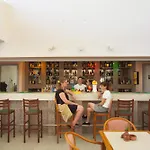 Pola Costa Beach Apts - Adults Only